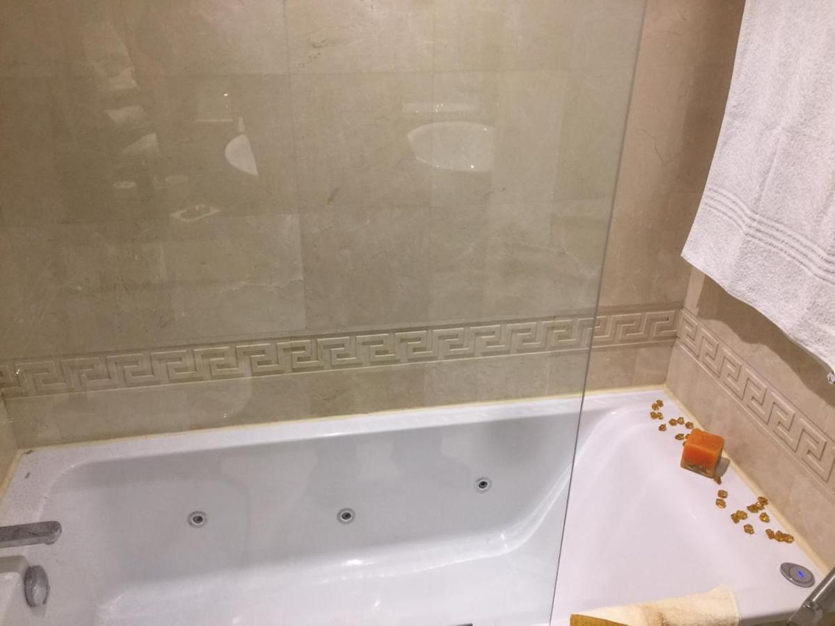 Versace Tower Luxury Suites - Downtown ベイルート エクステリア 写真